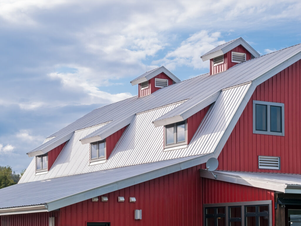 Pros and Cons of Standing Seam Metal Roof for Residential Homes
